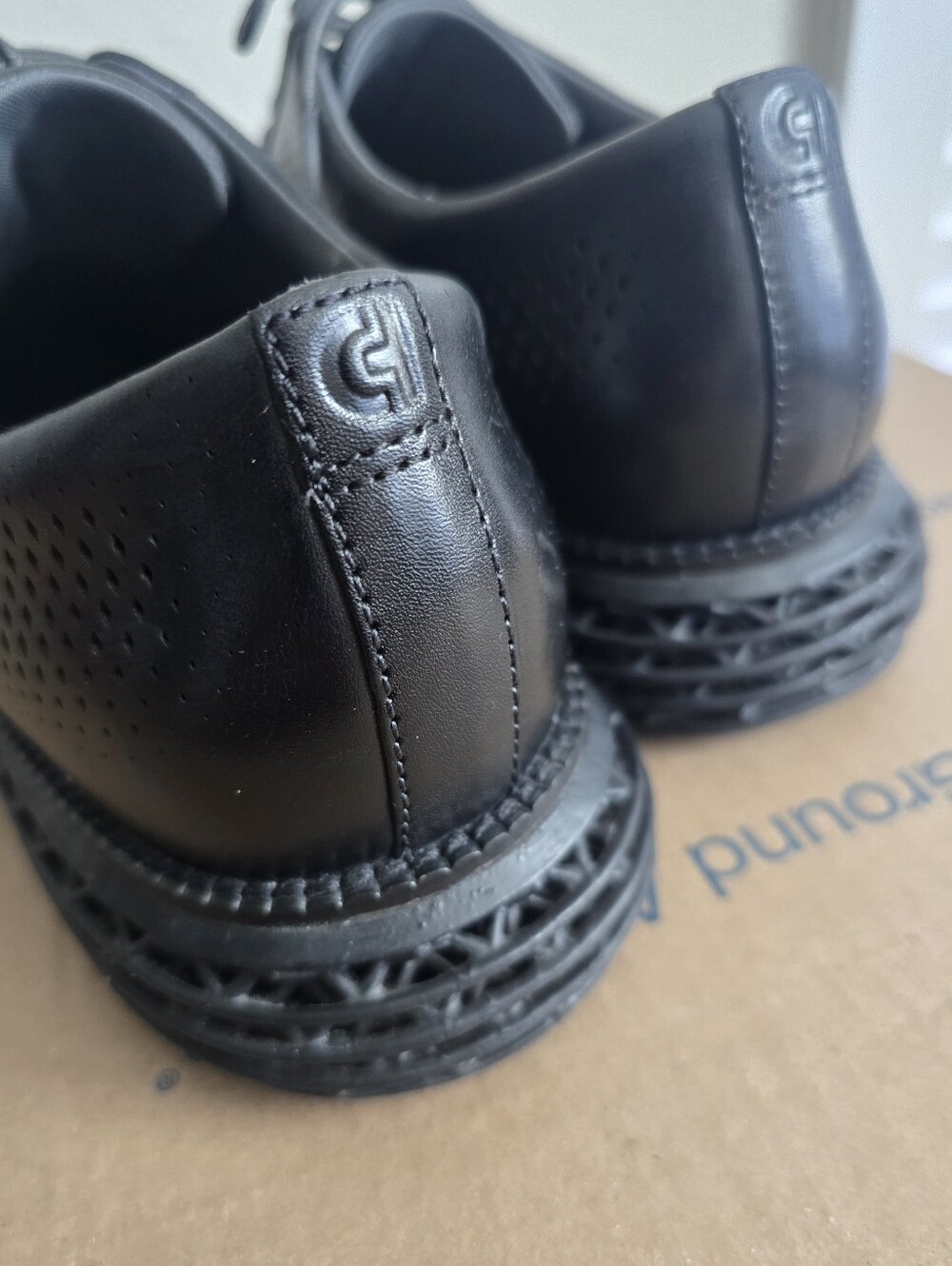 Men's ØriginalGrand 2.0 Oxford Dress Sneaker Size 9.5 Black - Picture 6 of 8